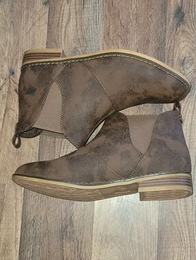 Rocket Dog Brown Men’s Chukka Boots